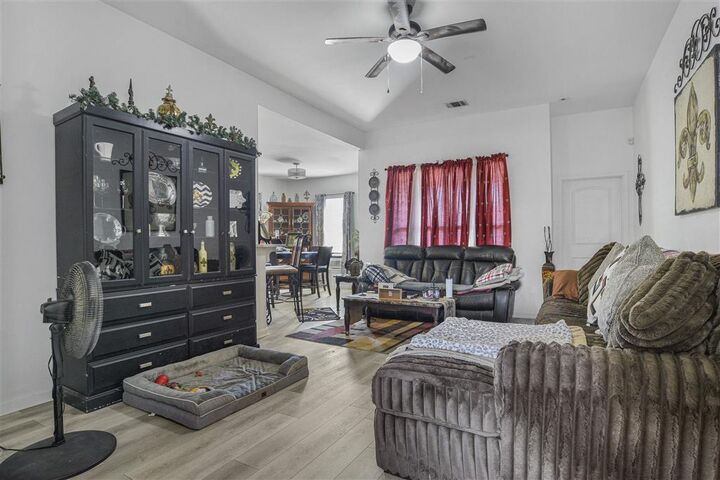 Property Photo: 1916 Chandler Avenue LA 70607