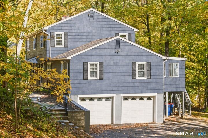 Property Photo:  6 Redcoat Lane  CT 06611 