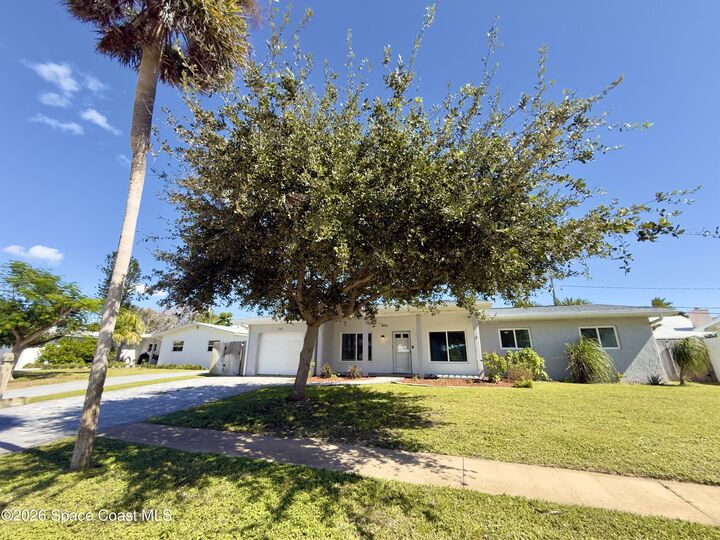 Property Photo: 541 Coconut Street FL 32937