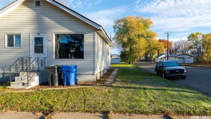 Property Photo: 240 6th Avenue E SK S0A 0L0