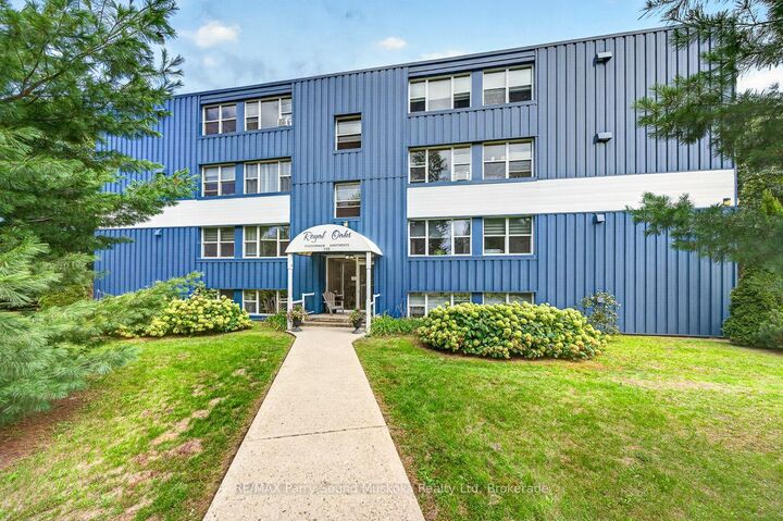 Property Photo:  118 Isabella Street 5  ON P2A 1N1 