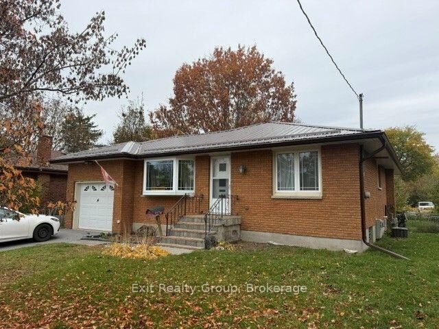 Property Photo:  14 Ernest Court  ON K8P 4H7 