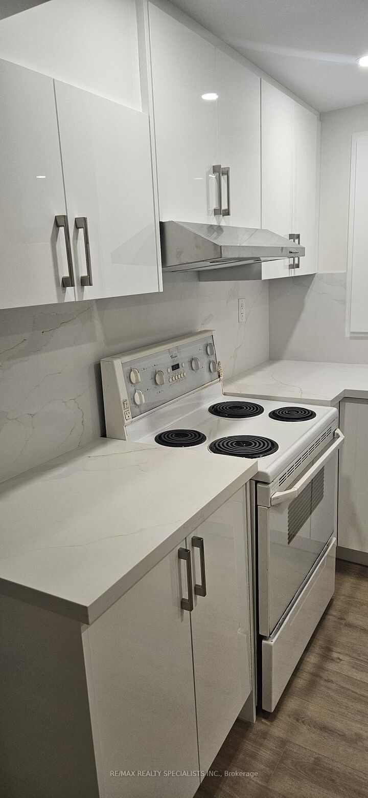 Property Photo:  6419 Chaumont Crescent Basement  ON L5N 2M7 