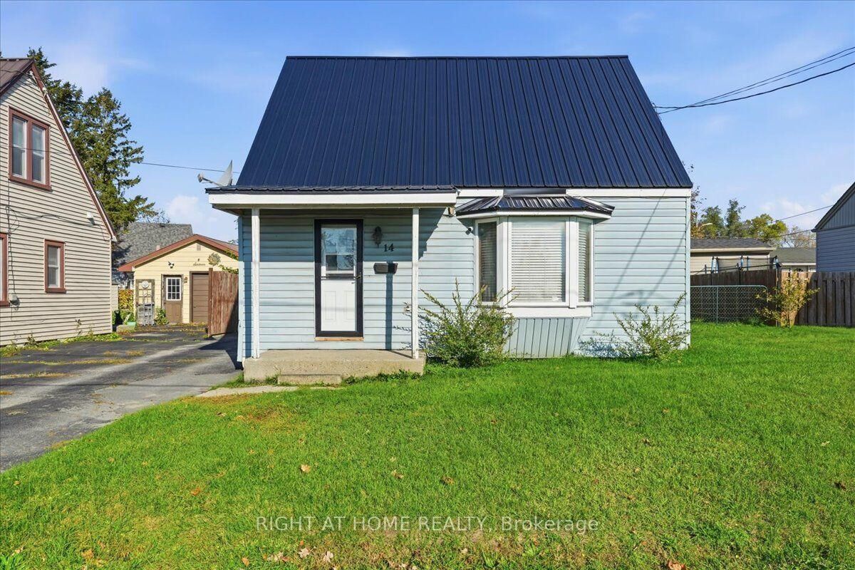 Property Photo:  14 Harriet Street  ON K8V 4L4 