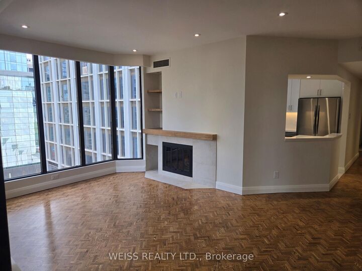 Property Photo:  1331 Bay Street SE 904  ON M5R 2C4 