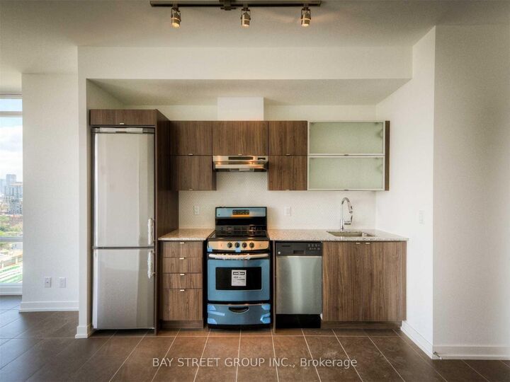 Property Photo:  170 Fort York Boulevard 1603  ON M5V 0E6 
