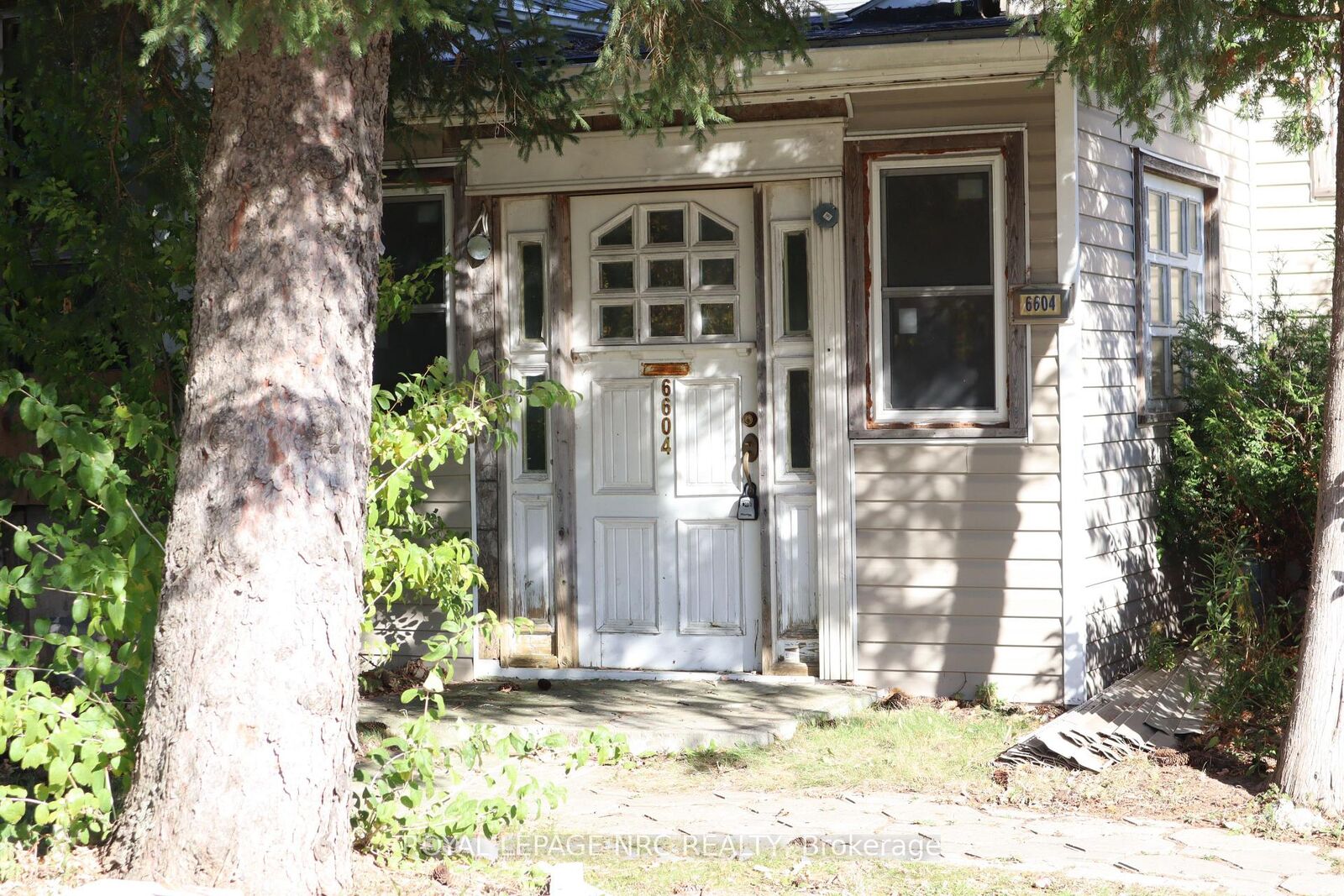Property Photo: 6604 Montrose Road ON L2H 1M4