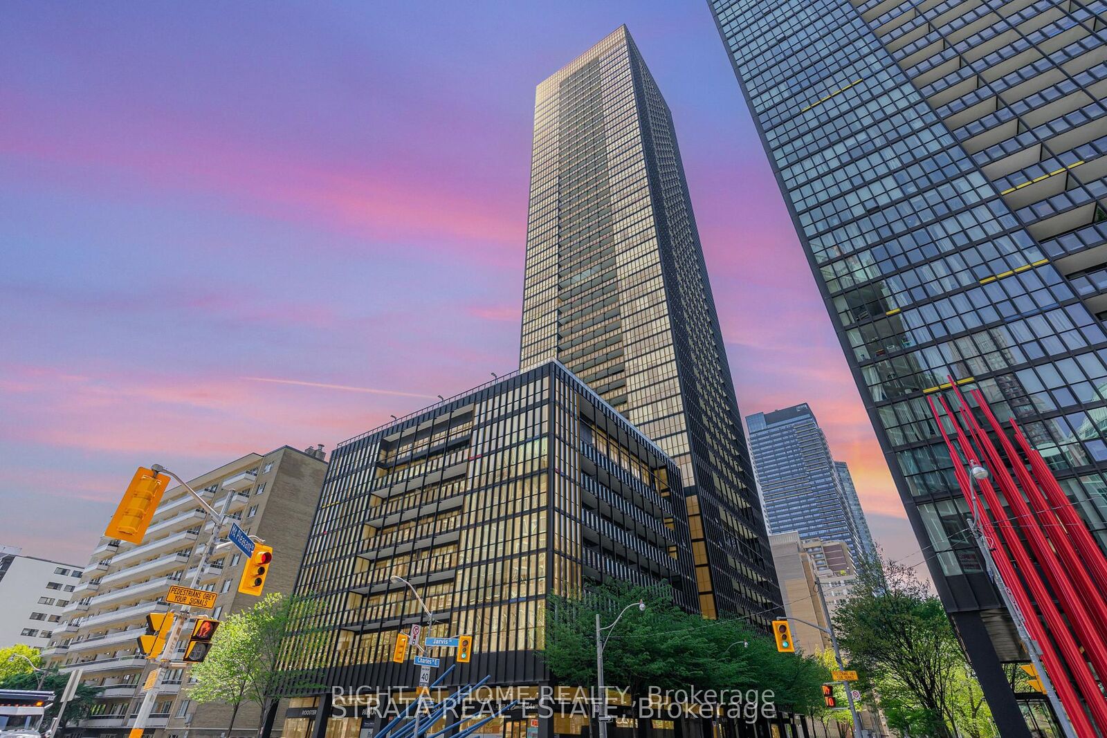 Property Photo: 101 Charles Street E 4608 ON M4Y 1V2