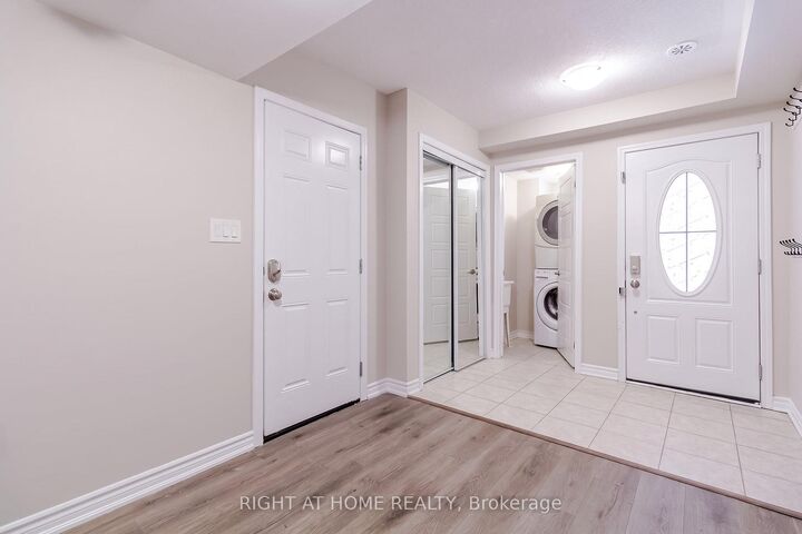 Property Photo:  74 Frost Court  ON L9T 7K6 
