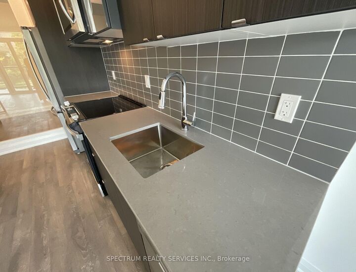 Property Photo:  1461 Lawrence Avenue W 306  ON M6L 0A6 