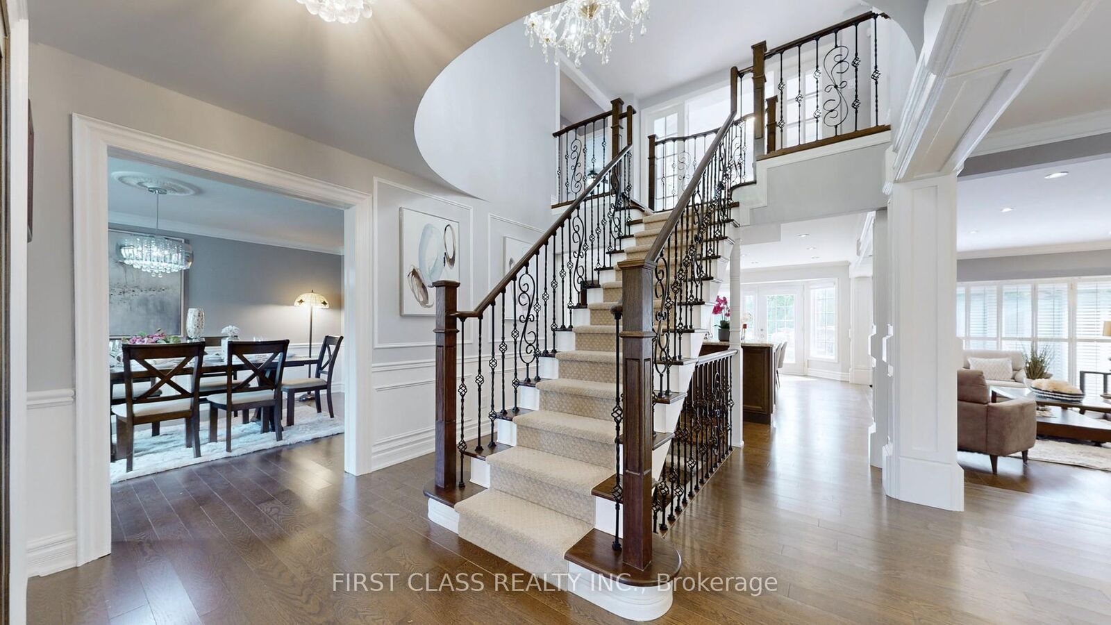 Property Photo: 125 Longwater Chase ON L3R 4A9