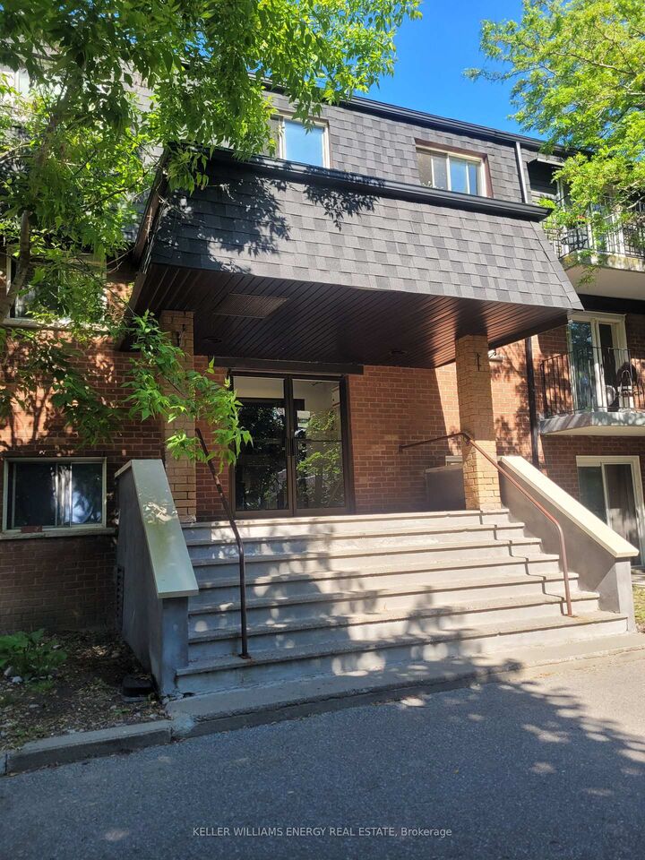 Property Photo:  576 Mary Street E 107  ON L1N 2R3 