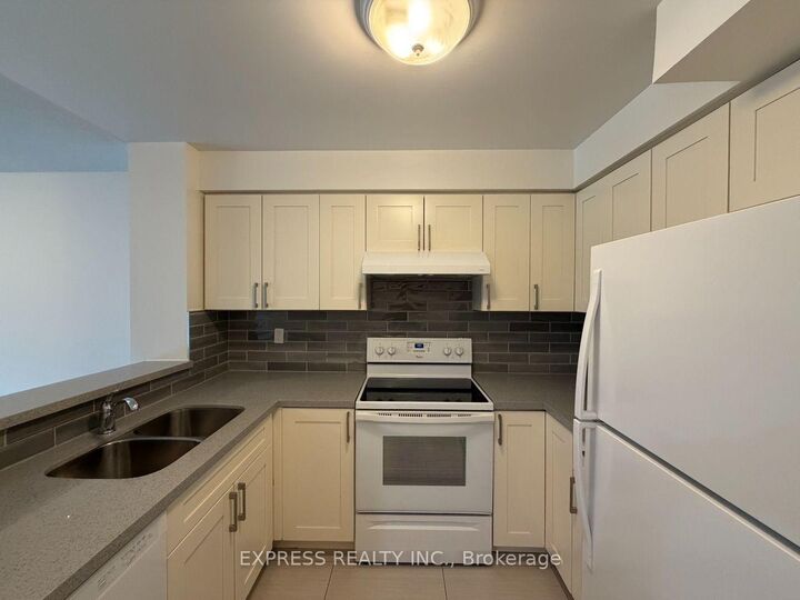 Property Photo: 38 Elm Street 2011 ON M5G 2K5