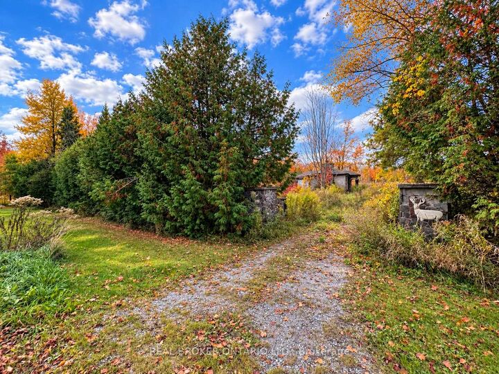 Property Photo:  5654 Willison Side Road  ON L3V 6H5 