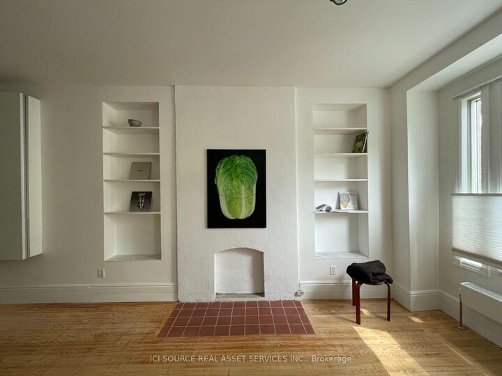 Property Photo:  60 Beverley Street 2  ON M5T 1X9 