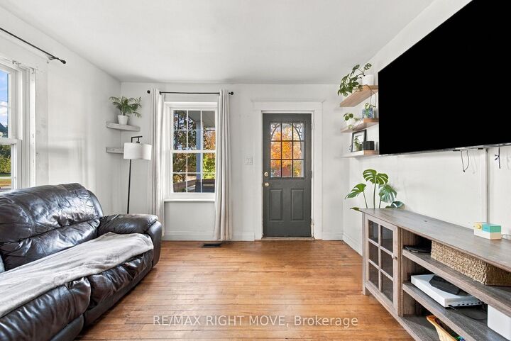 Property Photo: 94 Westmount Drive N ON L3V 6C2