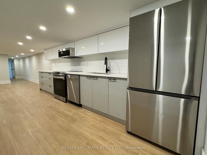 Property Photo:  116 Bellevue Avenue Bsmt  ON M5T 2N9 