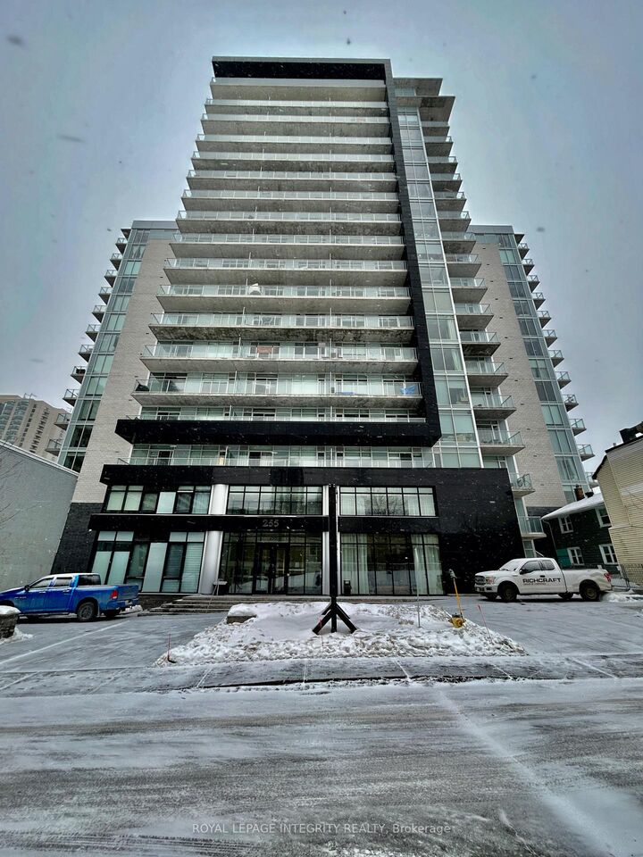 Property Photo:  255 Bay Street 506  ON K1R 0C5 