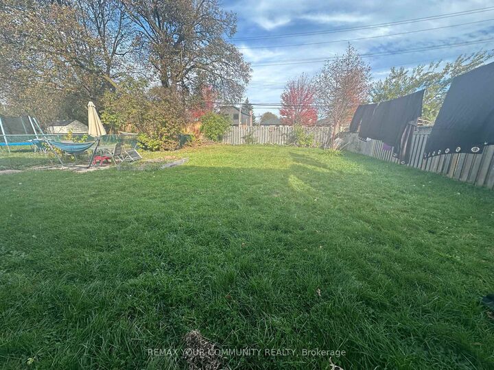 Property Photo:  33 Aikenhead Road  ON M9R 2Z1 
