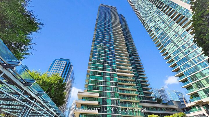 Property Photo: 33 Bay Street 5005 ON M5J 2Z3