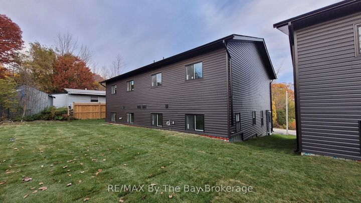 Property Photo: 436 5th Avenue #1 ON L0K 1R0