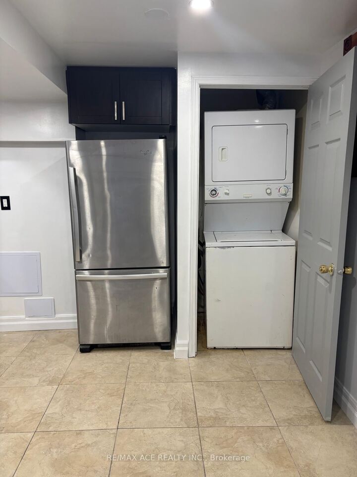Property Photo:  83 Lamay Crescent Bsmt  ON M1X 1J4 