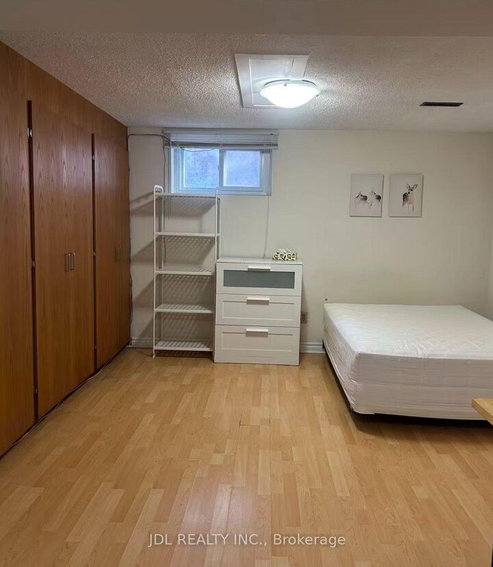 Property Photo:  64 Charlton Blvd Boulevard Two Bedrooms Lower  ON M2M 1B9 