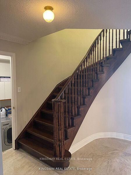 Property Photo:  5933 Hemingway Road  ON L5M 5M1 