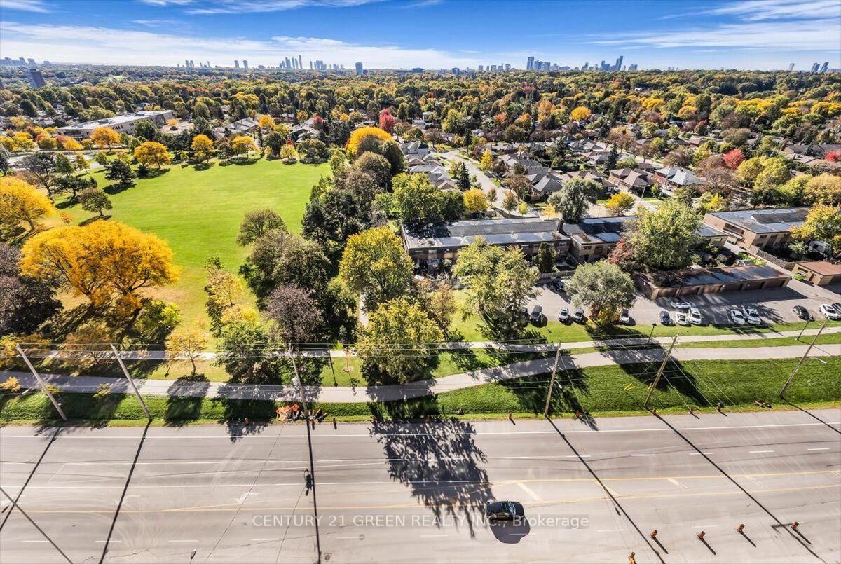 Property Photo: 4010 Eglinton Avenue W 1514 ON M9A 0G5