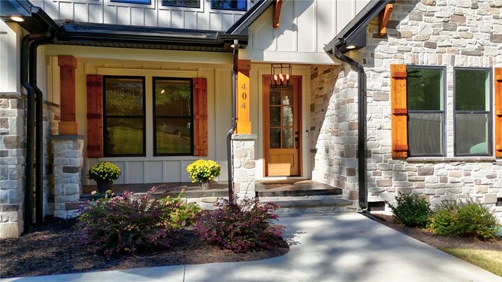 Property Photo:  404 Holly Ridge Drive  SC 29621 