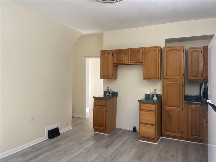 Property Photo:  305 Hill St  PA 15425 
