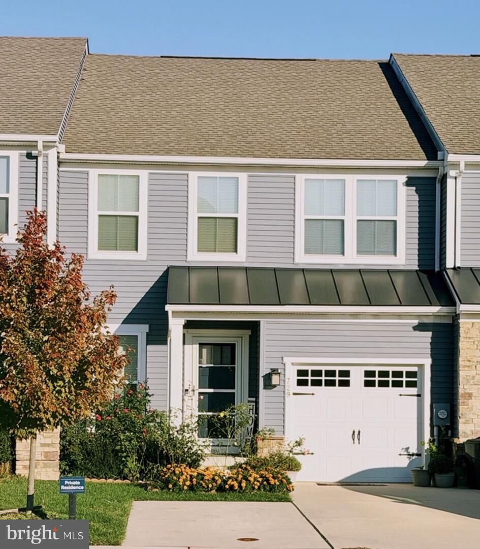Property Photo:  729 Flint Drive  DE 19709 