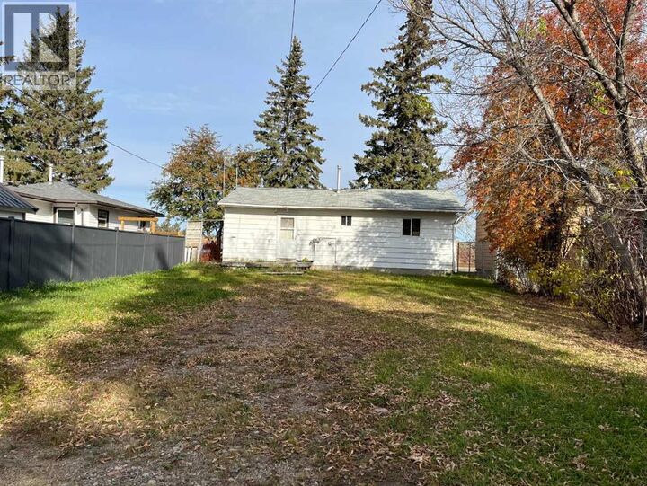 Property Photo:  4813 54 Street  SK S9V 1A4 