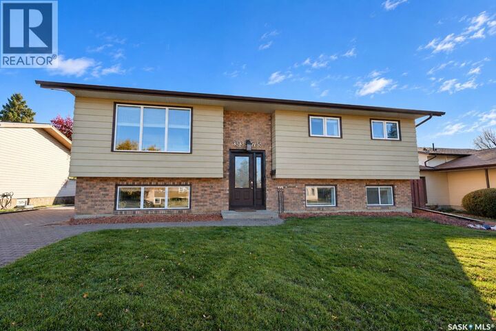 Property Photo:  3375 Dent Crescent  SK S6V 7H1 