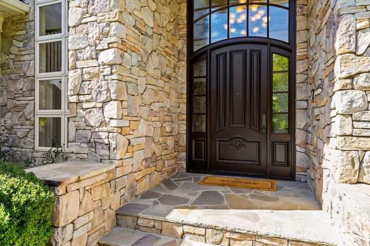 Property Photo: 14606 Jockeys Ridge Drive NC 28277