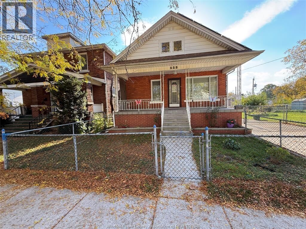 Property Photo:  539 Brock St  ON N9C 2T1 