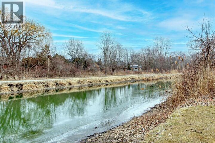 Property Photo:  1220 Woodmont Crescent  ON N9J 3H9 