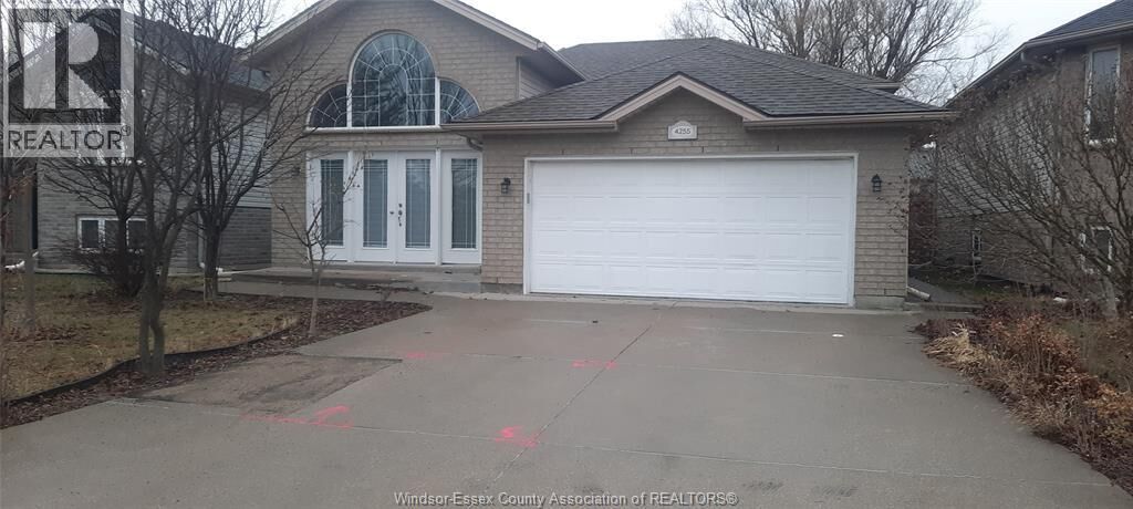 Property Photo:  4255 Zurich Avenue  ON N9G 2Z7 
