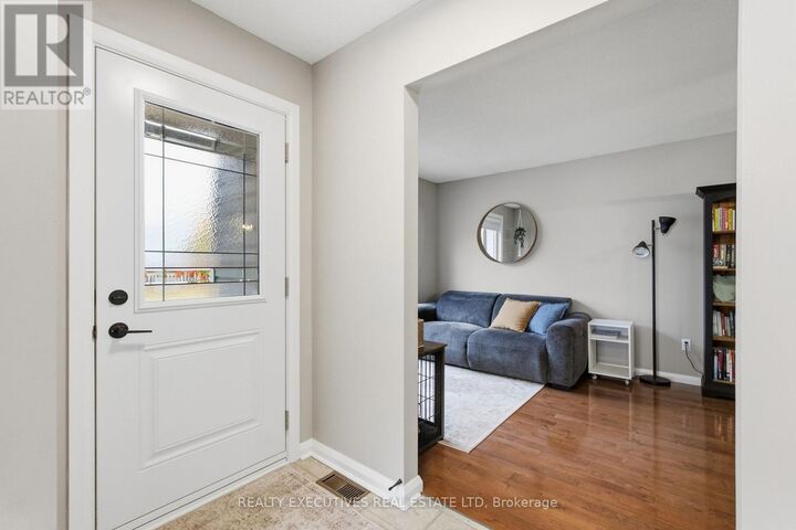 Property Photo:  43 Barker Street  ON K7C 4K5 