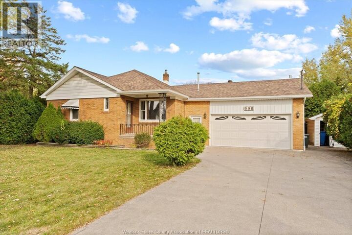 Property Photo:  990 Scofield Avenue  ON N9G 1L7 