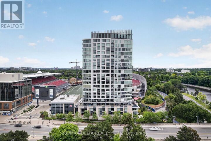 Property Photo:  1035 Bank Street 307  ON K1S 3W9 