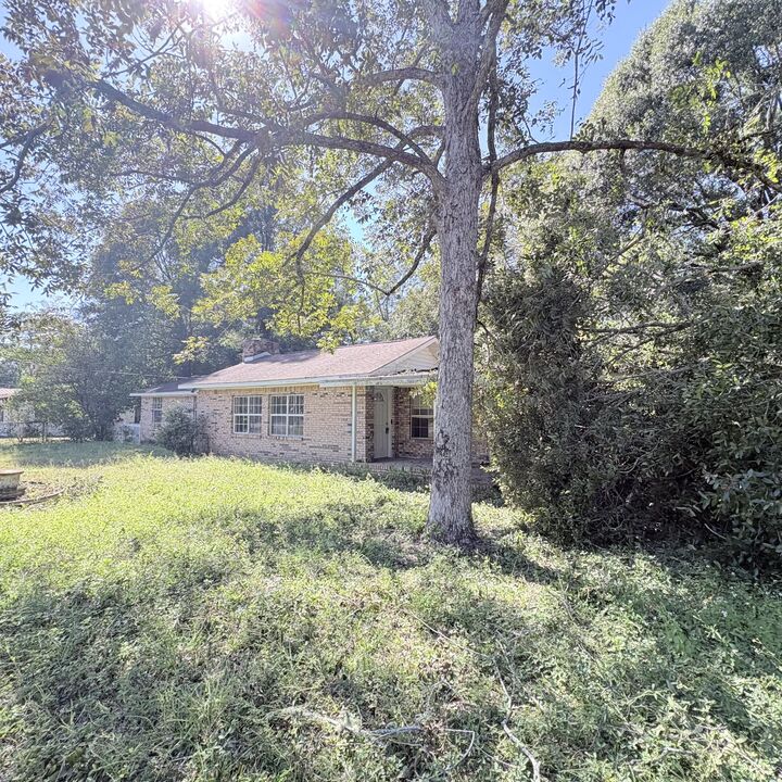 Property Photo:  656 McClelland Street  FL 32536 