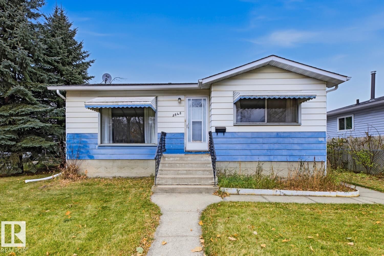 Property Photo:  3642 113 Avenue NW  AB T5W 0P8 