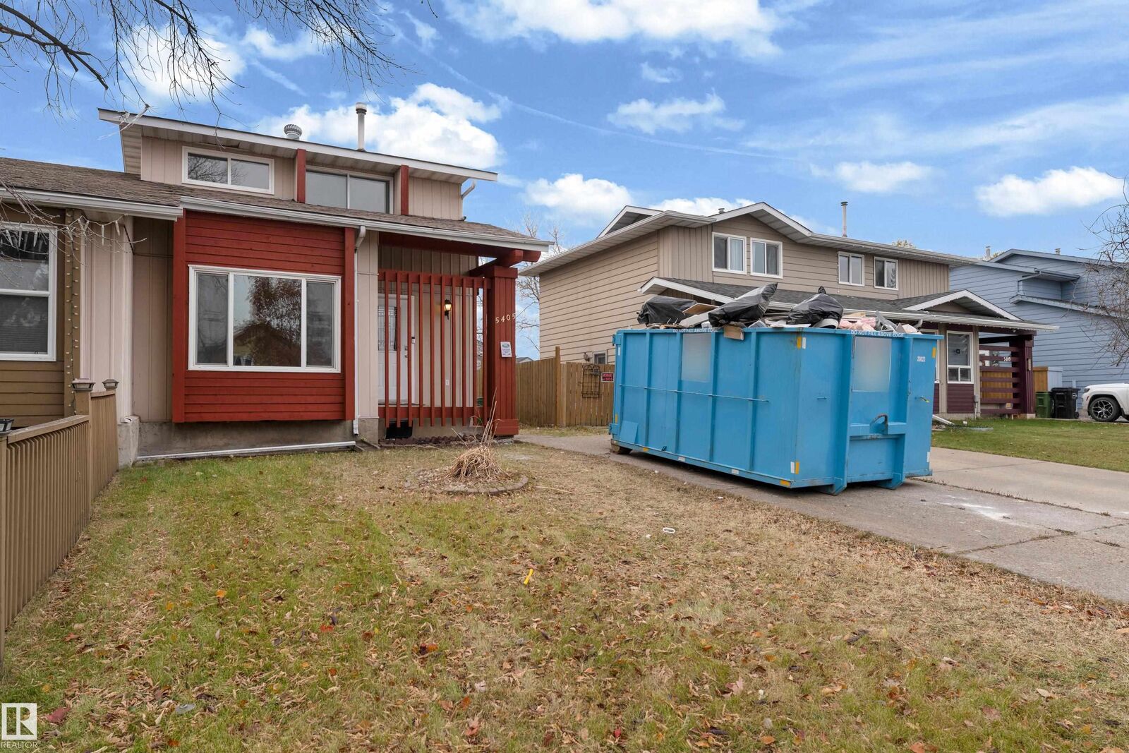 Property Photo:  5405 39 Avenue NW  AB T6L 1P3 