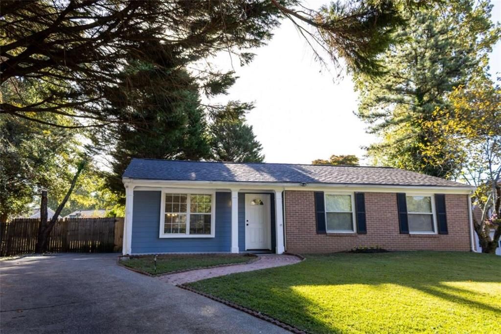 Property Photo: 1379 Craighill Court GA 30093