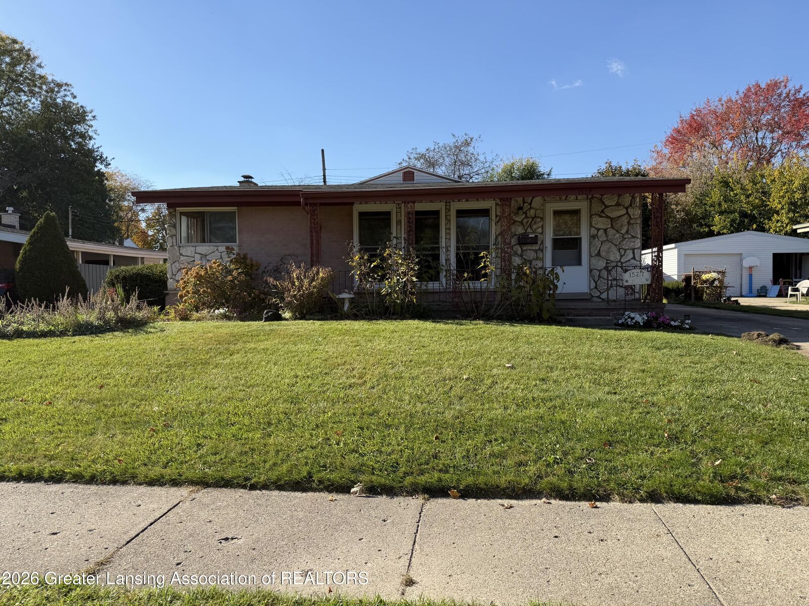 Property Photo:  1527 N Hayford Avenue  MI 48912 