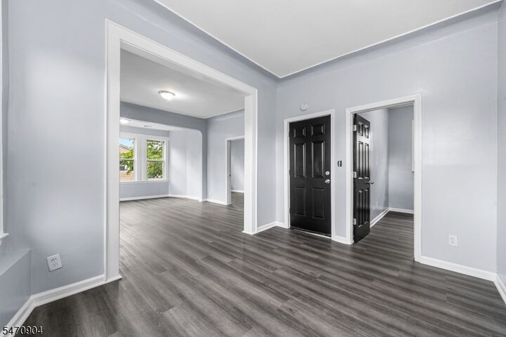 Property Photo:  304 Ridgewood Ave 2  NJ 07112 