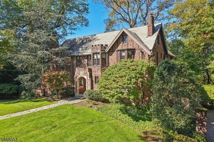 Property Photo:  54 Rensselaer Rd  NJ 07021 