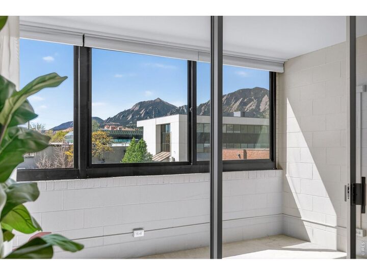 Property Photo:  1850 Folsom St 201  CO 80302 
