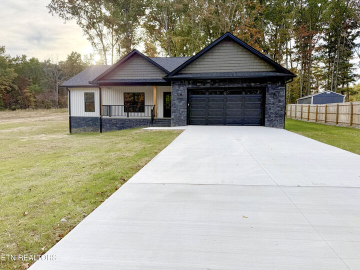 Property Photo: 104 Peachtree Drive TN 38555